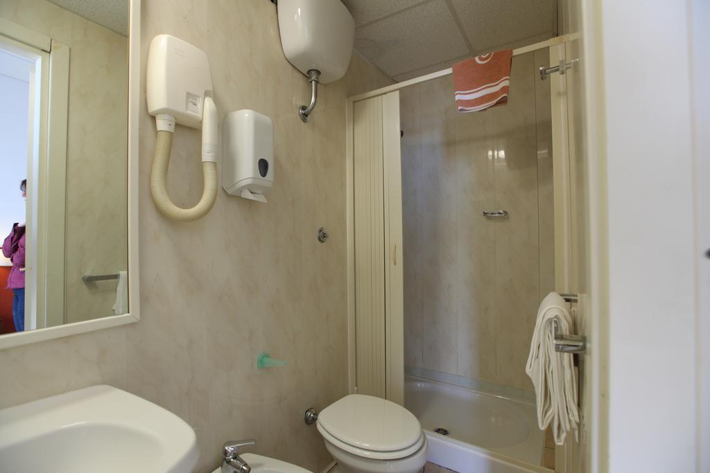 Hotel Belvedere Лидо-ди-Остия Номер фото