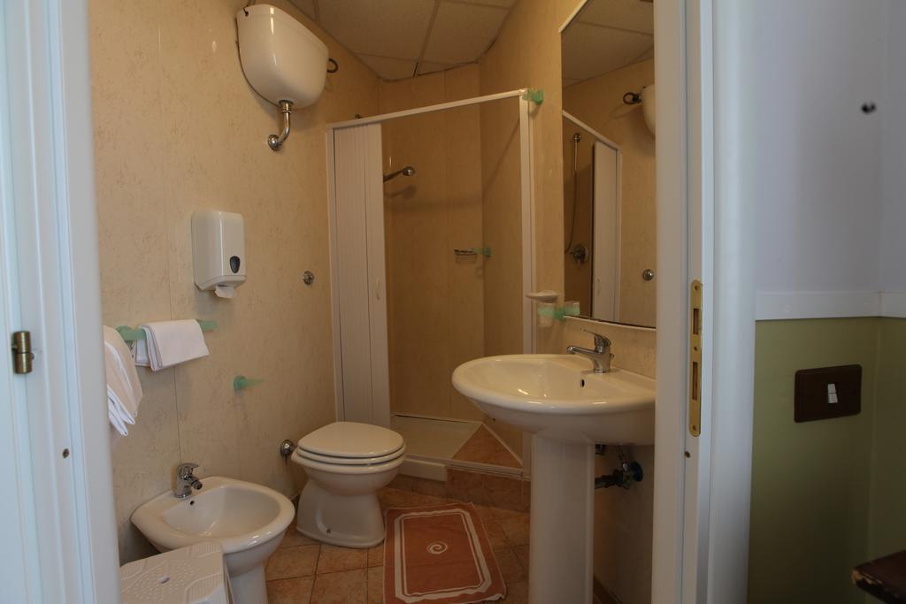 Hotel Belvedere Лидо-ди-Остия Номер фото